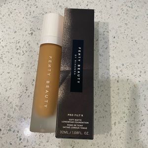 Fenty Pro Flt’r Foundation 330